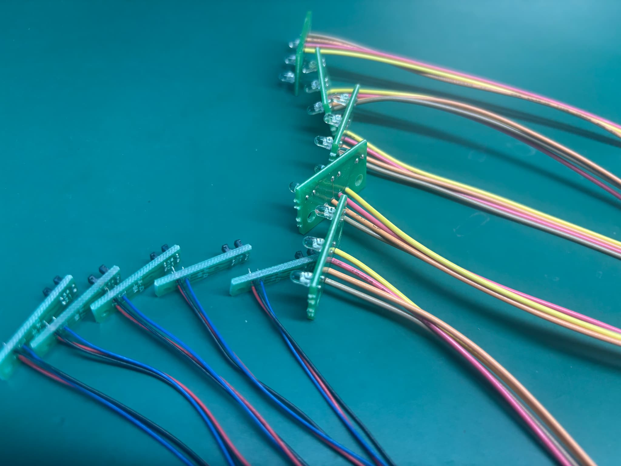 ハーネス加工例6　基板とケーブル半田付け